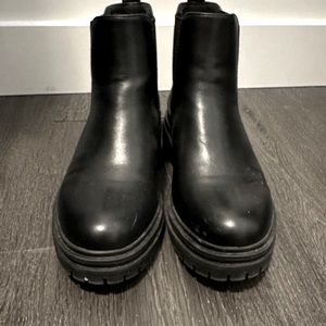 Steve Madden leather boots